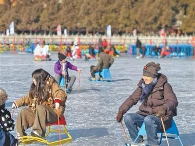 去冰场，“解锁”冬日快乐