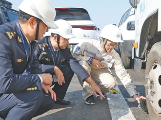 回家的路 心里的年（新春走基层·春运一线）