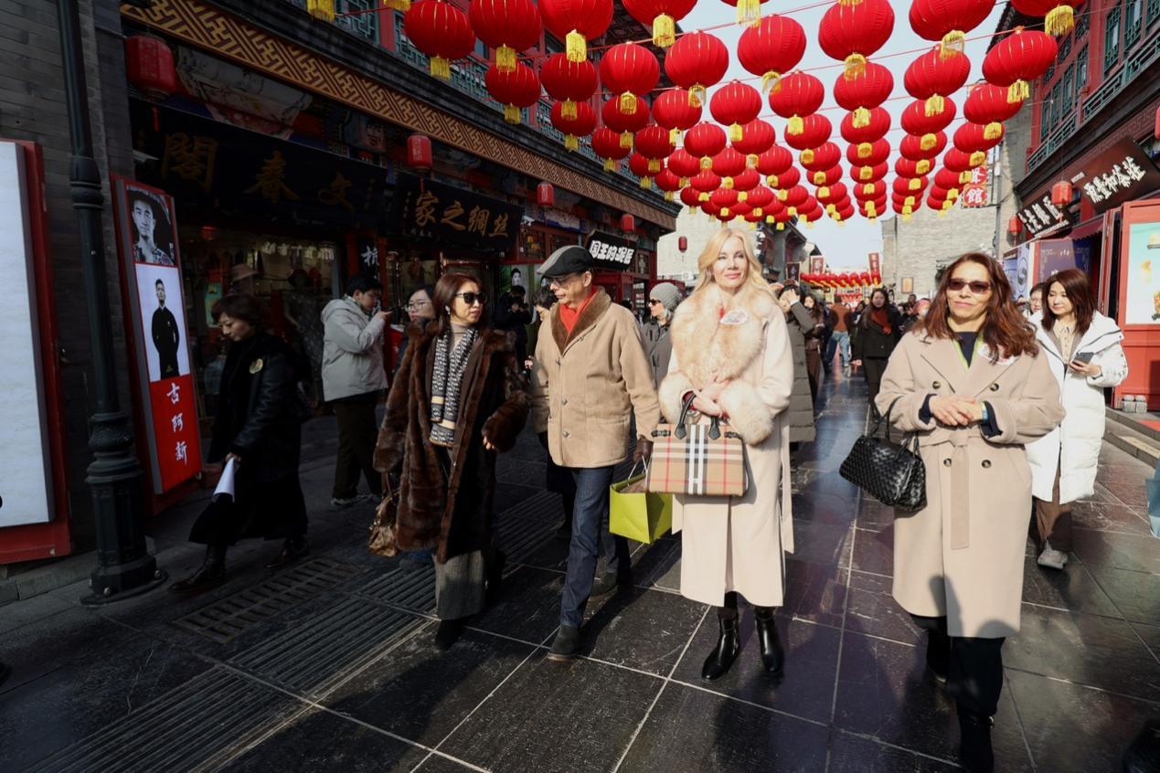 品文化、赏非遗，九国外交官齐聚天津贺新春