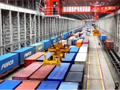 全国40%中欧班列，从新疆边陲小城驶向世界