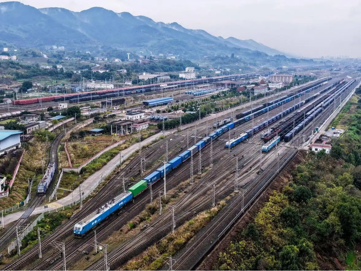 出海记丨“钢铁驼队”驰骋亚欧，中欧班列跑出新速度