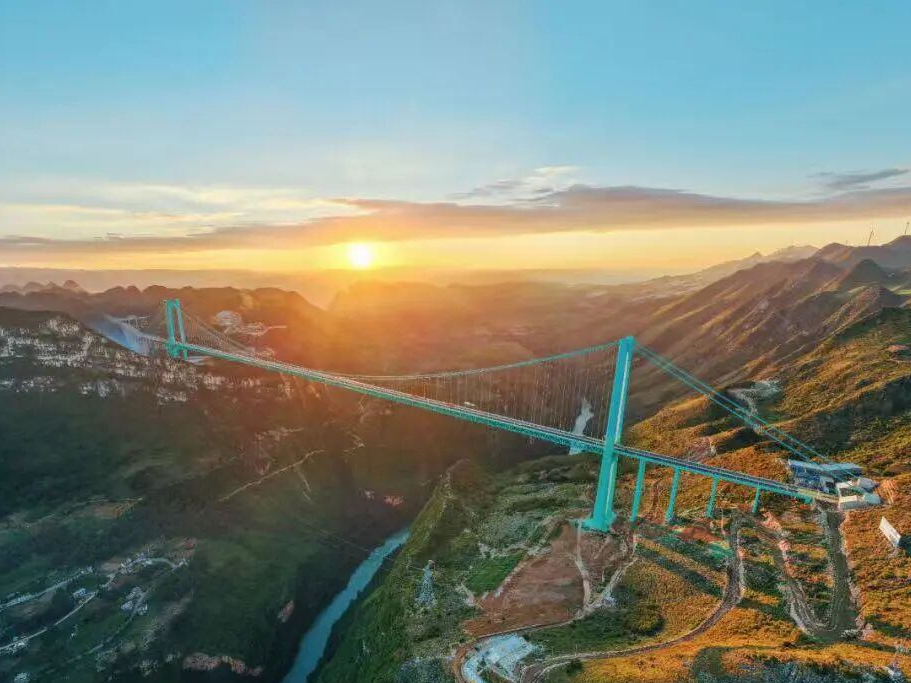 从两个“世界第一”看中国西部开发开放新格局