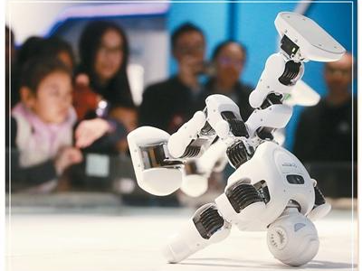 科技馆里，一“马”当先万象新