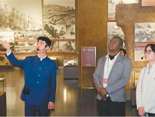 “看到这里发生的一切，就知道中国为什么能成功”