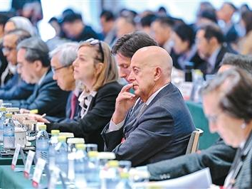 世界的“确定性基石”和“稳定性港湾”（国际论道）