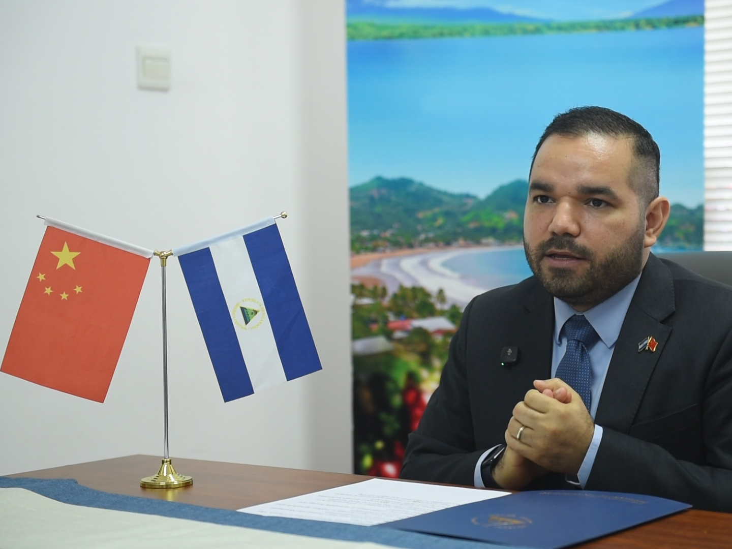 尼加拉瓜驻华大使孔乐然：两会是了解中国未来发展战略的重要时刻