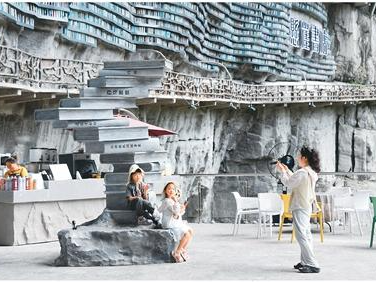 “书店+风景”拓展文旅新境（深观察）