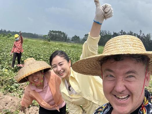 美国视频博主“拖米阿叔”：把海南故事讲给世界听