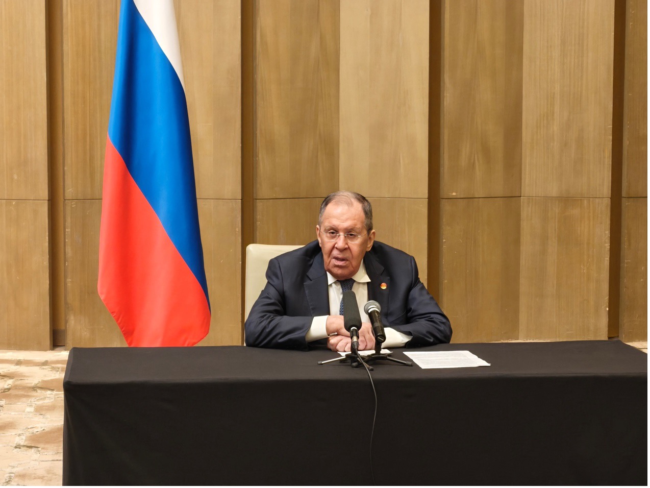 俄罗斯外长拉夫罗夫：与中国一道坚定捍卫《联合国宪章》