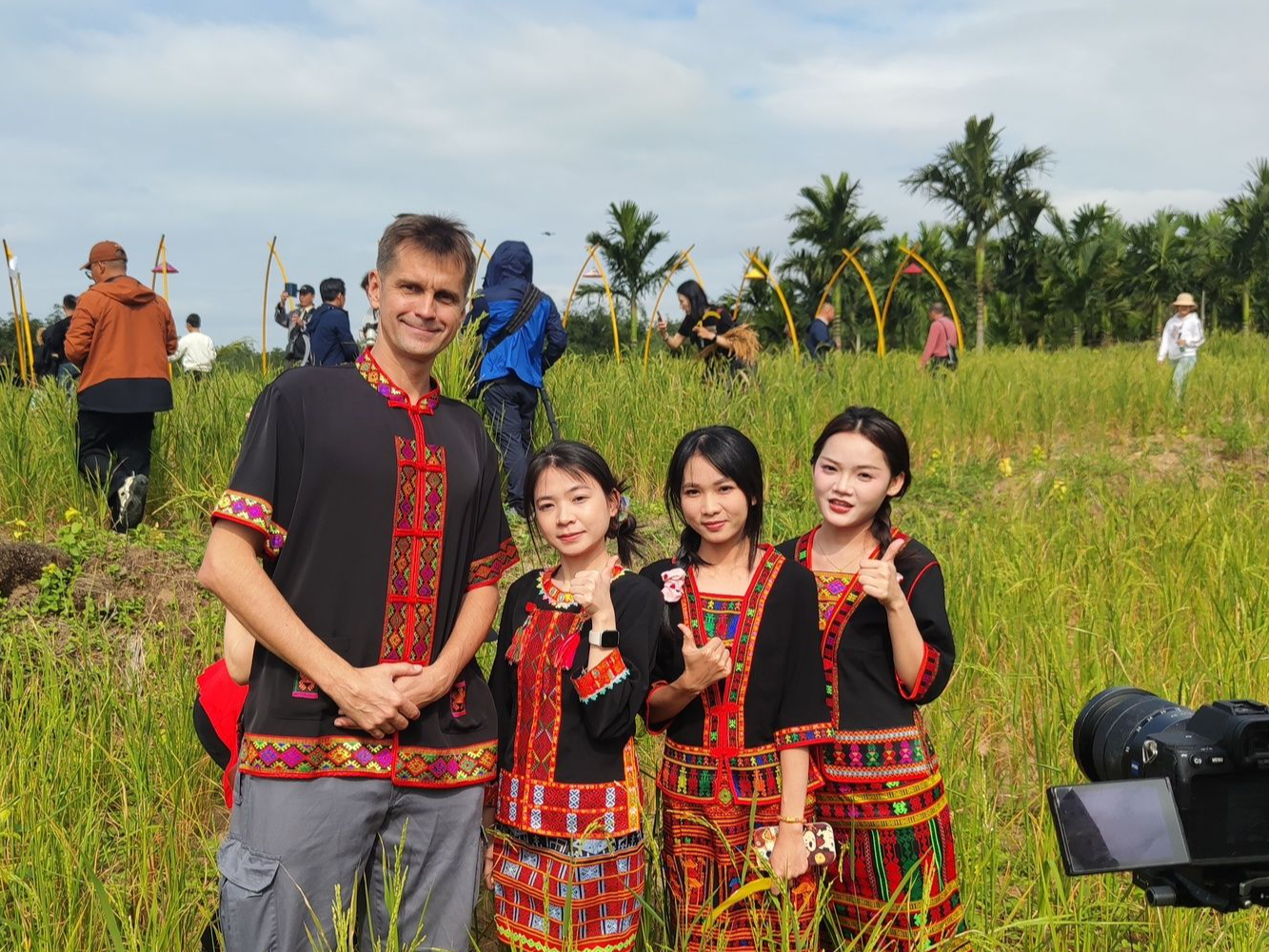 资讯有故事丨扎根海南 斯洛伐克友人称赞中国“既能成就事业，更能创造未来”