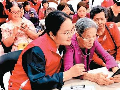 学AI，当一名“年轻老人”（“融”观中国）