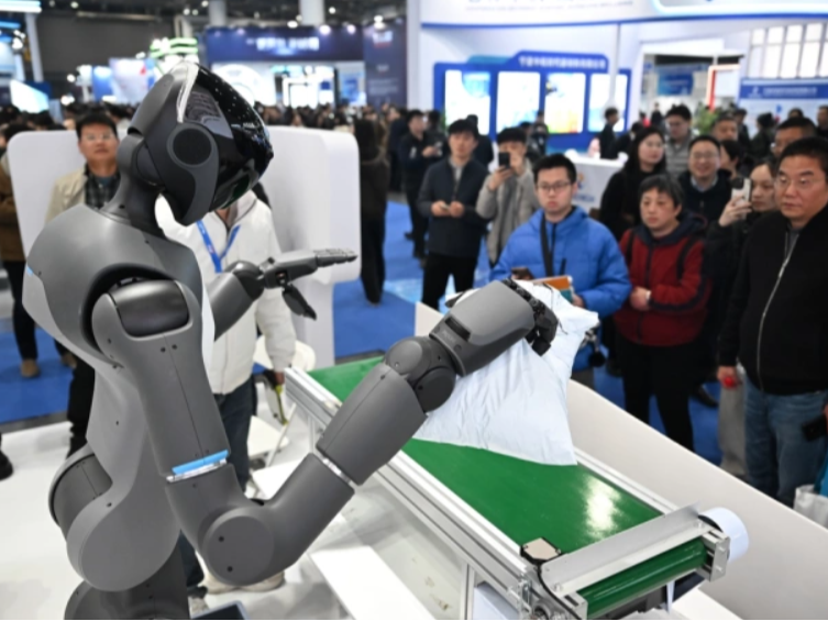 外媒说丨中国加强人工智能领域管理，规范并鼓励创新