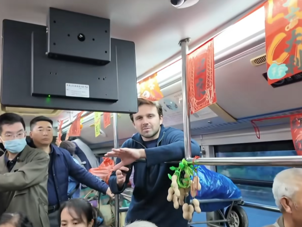 中国游记丨老外爱上“挑战式旅游”！从走马观花到深度体验，他们正在重新认识中国