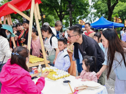 【好评中国·街巷新声】烟火江城 古韵端午