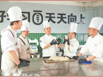烘焙+文旅，“中式糕点之乡”出圈成长（探访）