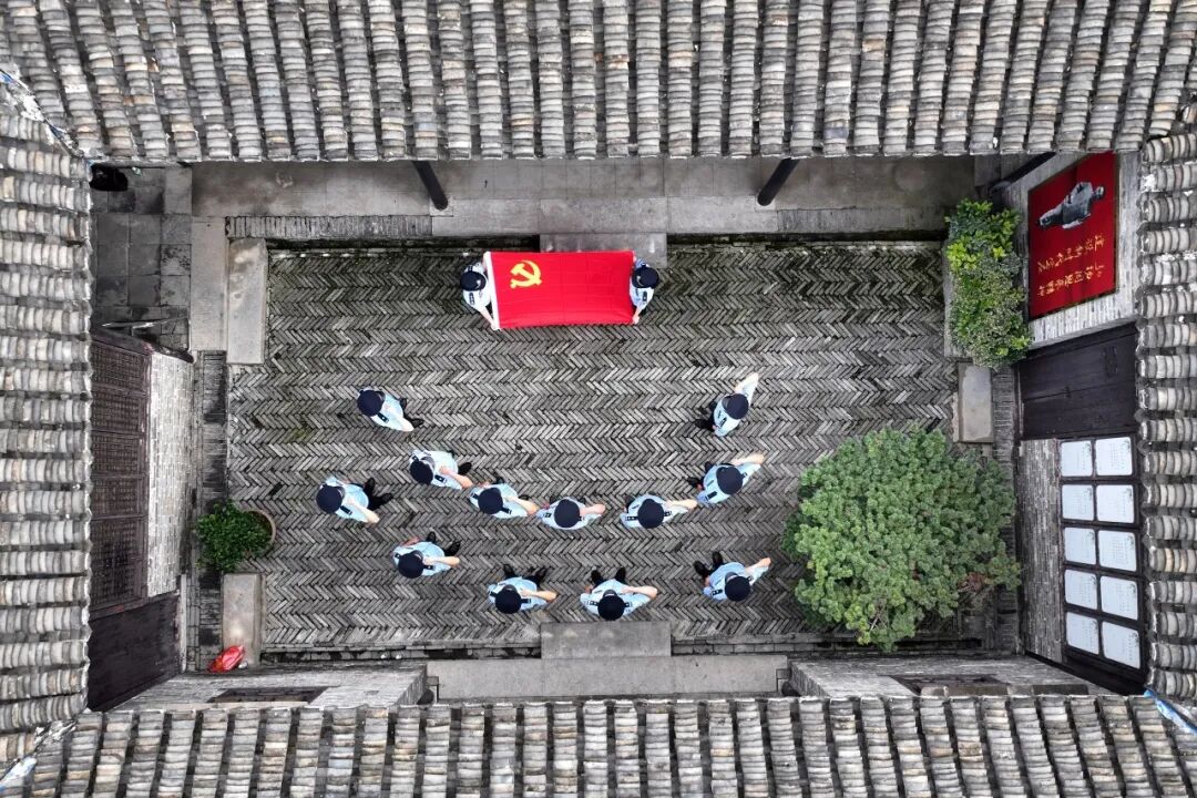 
浙江大学医学院附属第二医院刘恺鸣罗巍沈一丁黄牛挂号电话曾经许下的誓言，我们须臾不敢忘！
