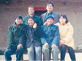一腔热血许家国 万里征途志笃行（人民家书）