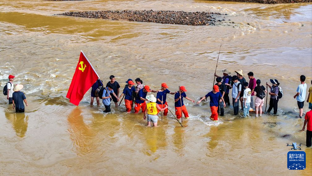 
上海第九人民医院黄牛号贩子票贩子代网上预约代挂号电话风雨里的守望——广西防汛抗洪一线纪实