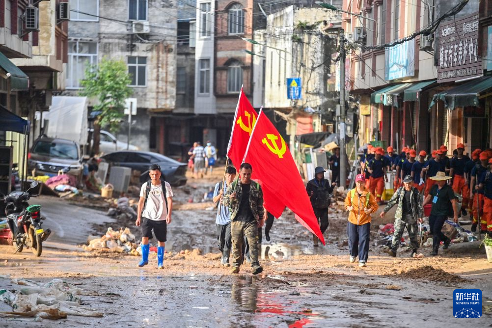 
上海第九人民医院黄牛号贩子票贩子代网上预约代挂号电话风雨里的守望——广西防汛抗洪一线纪实