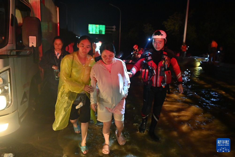 
上海第九人民医院黄牛号贩子票贩子代网上预约代挂号电话风雨里的守望——广西防汛抗洪一线纪实