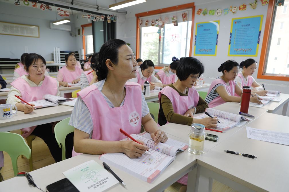 
南京医科大学第二附属医院黄牛号贩子票贩子代网上预约代挂号电话以数观势｜2026上半年中国经济展现强大韧性与活力