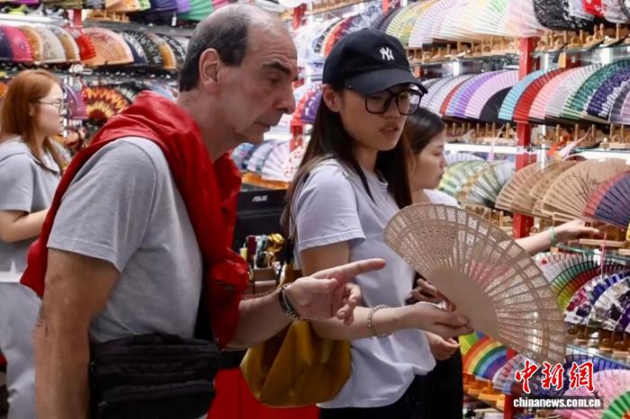 
南京市第一医院黄牛号贩子票贩子代网上预约代挂号电话热浪席卷欧洲 浙江义乌中式折扇等纳凉用品热卖