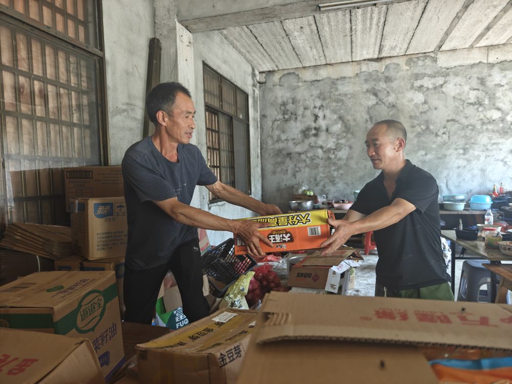 
成都医院黄牛号贩子票贩子代网上预约代挂号电话护周全、守安宁——广大基层党员干部抗洪抢险显担当
