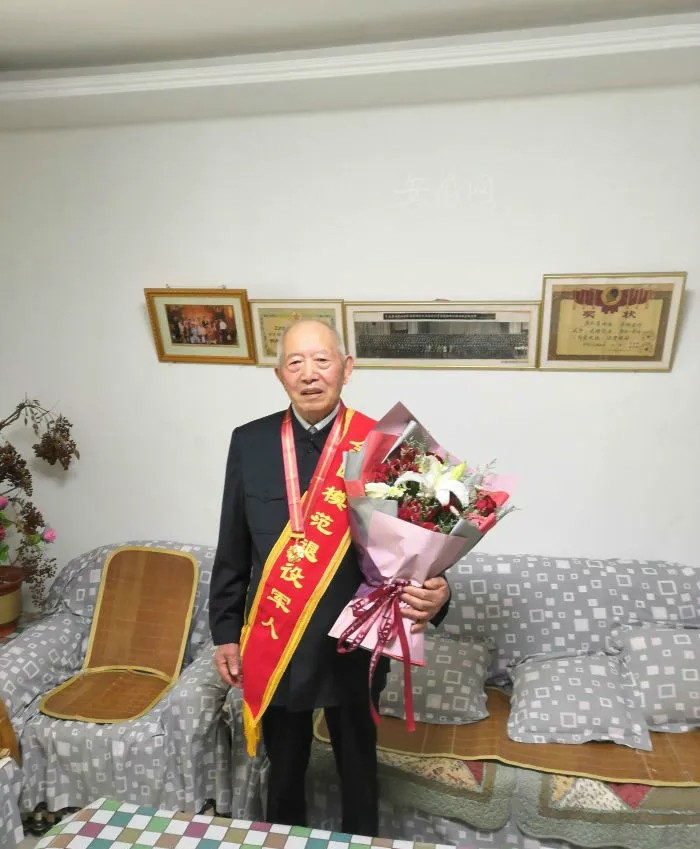 上海肝胆外科医院黄牛号贩子票贩子代网上预约代挂号电话把一等功奖状压箱底46年的英雄老兵,荣获“七一勋章”!