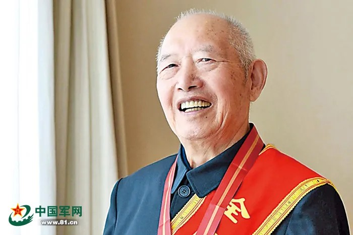 上海肝胆外科医院黄牛号贩子票贩子代网上预约代挂号电话把一等功奖状压箱底46年的英雄老兵,荣获“七一勋章”!