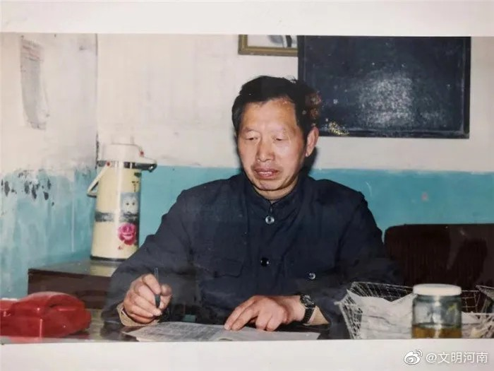 上海肝胆外科医院黄牛号贩子票贩子代网上预约代挂号电话把一等功奖状压箱底46年的英雄老兵,荣获“七一勋章”!