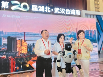 “大陆有广阔的市场和良好的创业环境”