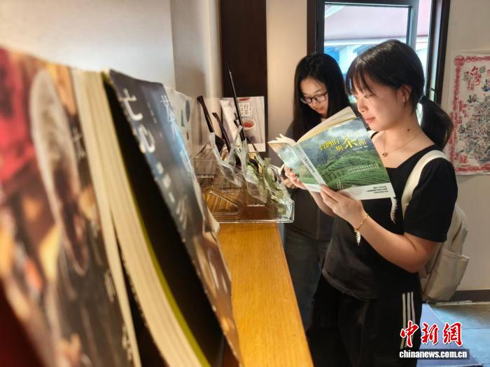 
山东中医药大学附属医院刘金昊医生黄牛预约代挂号电话台青武汉开新式茶馆：品茗分享促交融