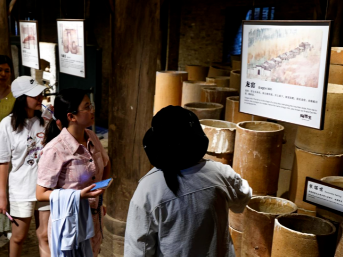 外媒说丨中国“景德镇手工瓷业遗存”入选世界遗产，留存古代制瓷全产业链