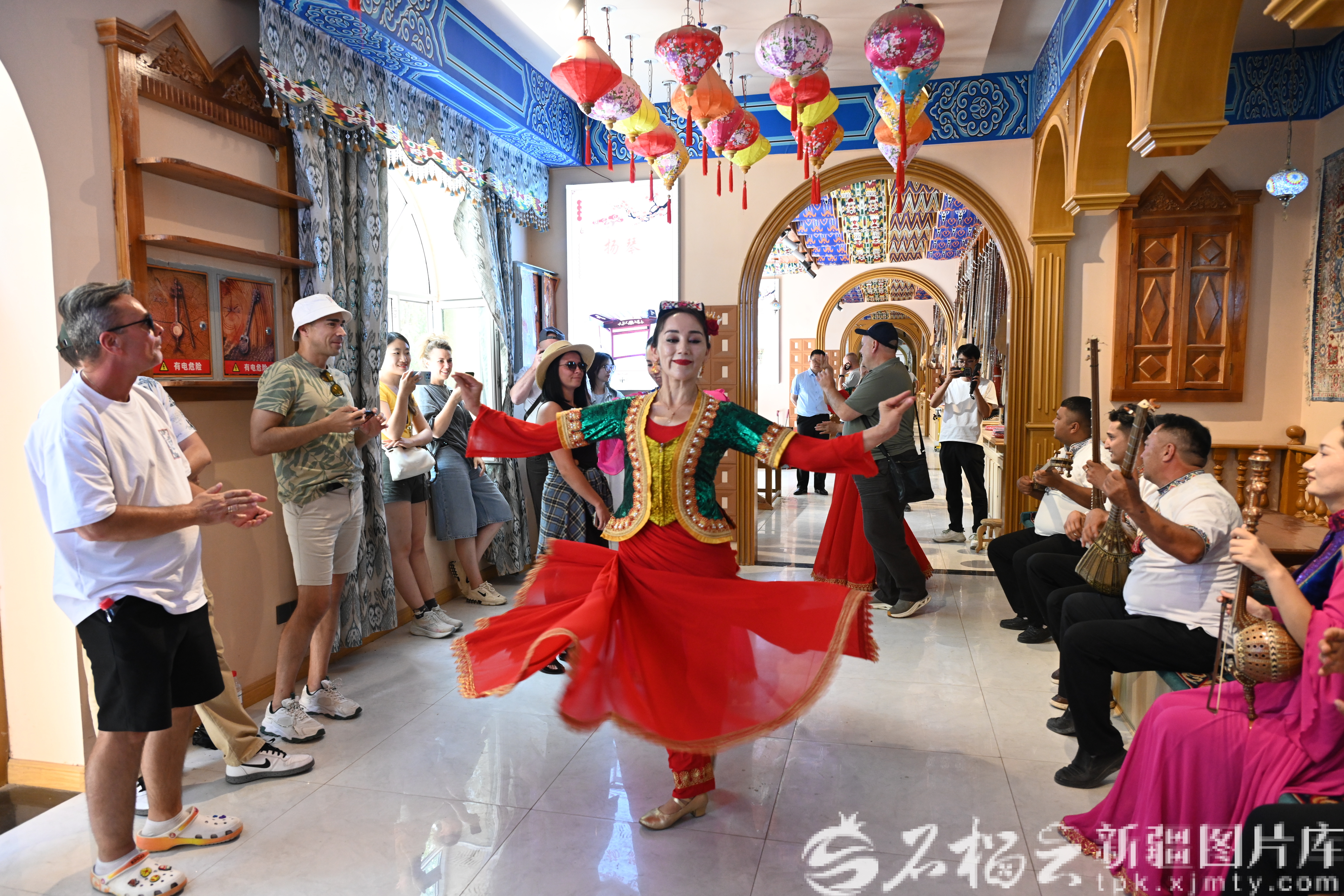 
成都医院黄牛号贩子票贩子代网上预约代挂号电话伏尔加河畔的镜头与天山的回响——俄罗斯伏尔加河沿岸联邦区媒体代表团一行走进新疆