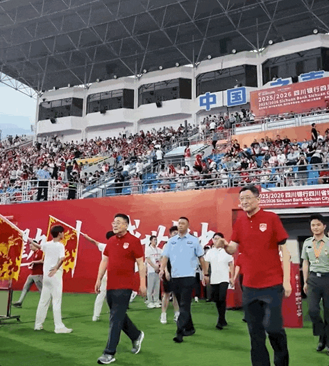 △图左为于辛，图右为邓志平。