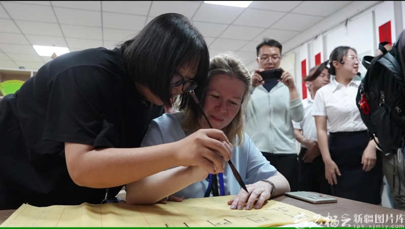 
中国医学科学院苏凯邱斌刘文胜刘杰黄牛挂号电话丝绸之路经济带共建国家媒体负责人来疆参访 “中国新疆民生改善成效直观可见”
