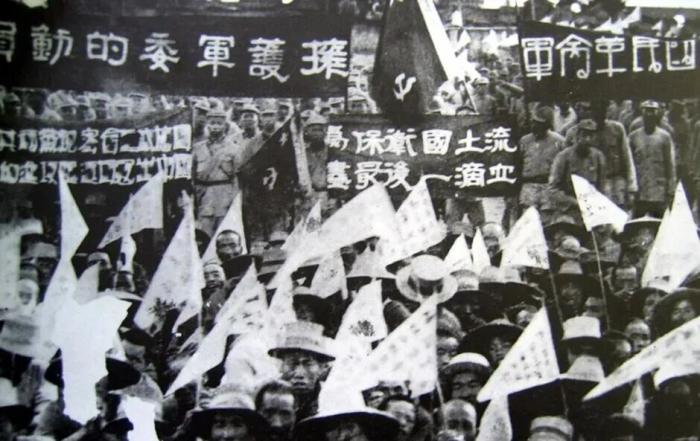 
空军军医大学唐都医院国小龙医生黄牛预约代挂号电话“七七事变”89周年，我们从未忘记！