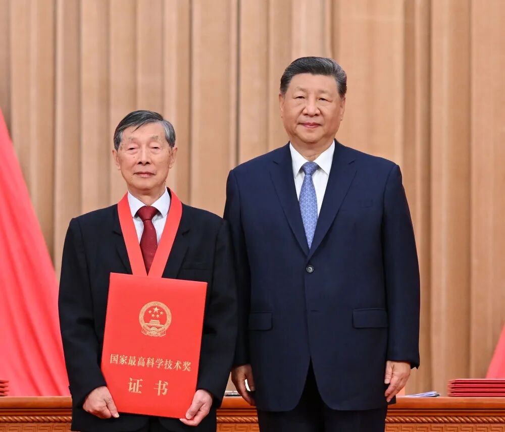
广州医科大学附属脑科医院黄兴兵医生黄牛预约代挂号电话【学习小组】习近平出席国家科学技术奖励大会两院院士大会中国科协第十一次全国代表大会并发表重要讲话