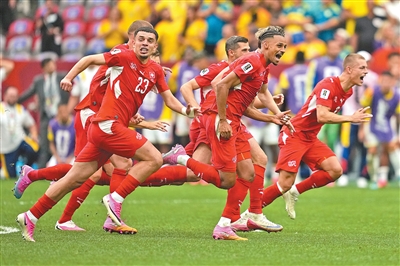 从世界杯八强看足坛新格局（美加墨世界杯·特别报道）