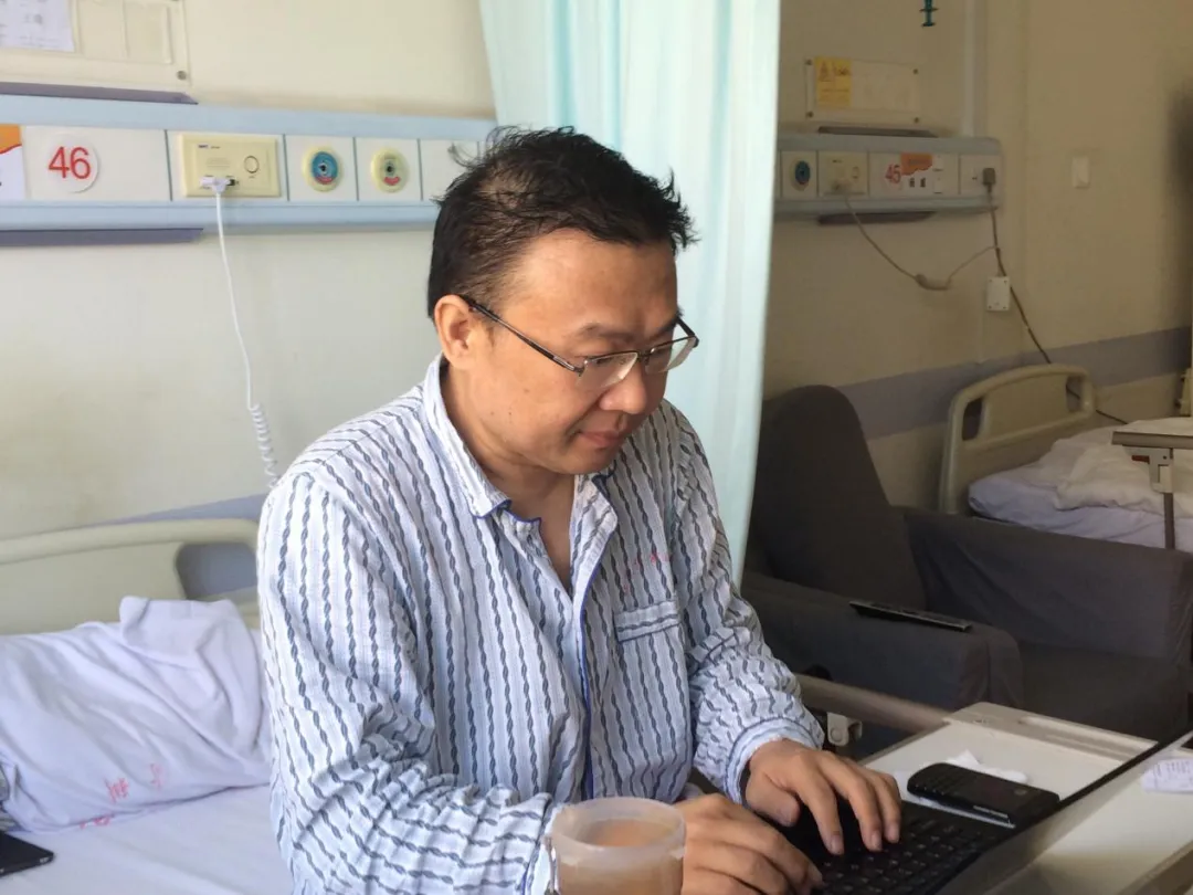 
广东省第二中医院黄牛号贩子票贩子代网上预约代挂号电话坐着，也是高峰——解读王戟