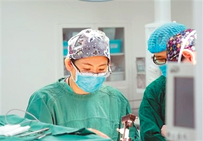 
北京首都医科大学妇产医院杨淑丽医生黄牛预约代挂号电话脑内“电子药”陪伴帕金森患者（医工前沿·聚焦植入式神经调控技术①）
