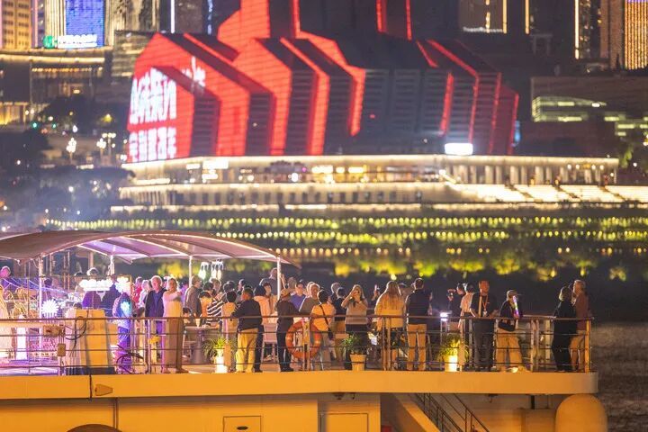 
山东省立医院张海清孙香兰曲华伟宁豪刘军卢俊吴亚光张鹏王正军黄牛挂号电话在“火炉”重庆，老外为何直呼“Cool”