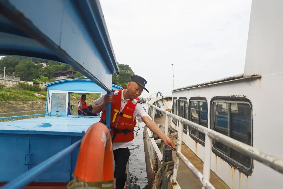 
南京各大医院黄牛挂号电话长江十年行丨江西湖口：退捕渔民上岸转型 长江江豚成“常客”