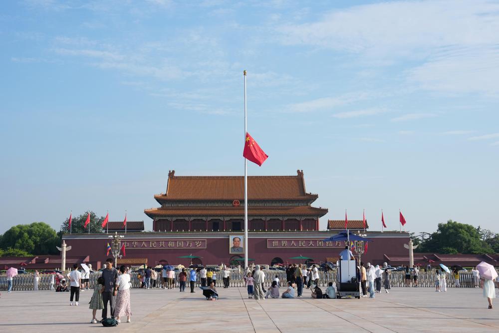 
重庆医科大学附属第二医院王志毅周智张觇宇明佳罗浩军金成夭李小凤余震李工博马玉虹谢崇义黄琴蒋永祥黄牛挂号电话天安门下半旗悼念朱镕基同志
