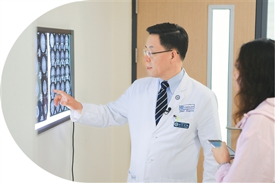 
上海市胸科医院叶波郭旭峰李志刚孙益峰黄牛挂号电话赵国光：科技创新突围失能失智困境（跟着专家出门诊）