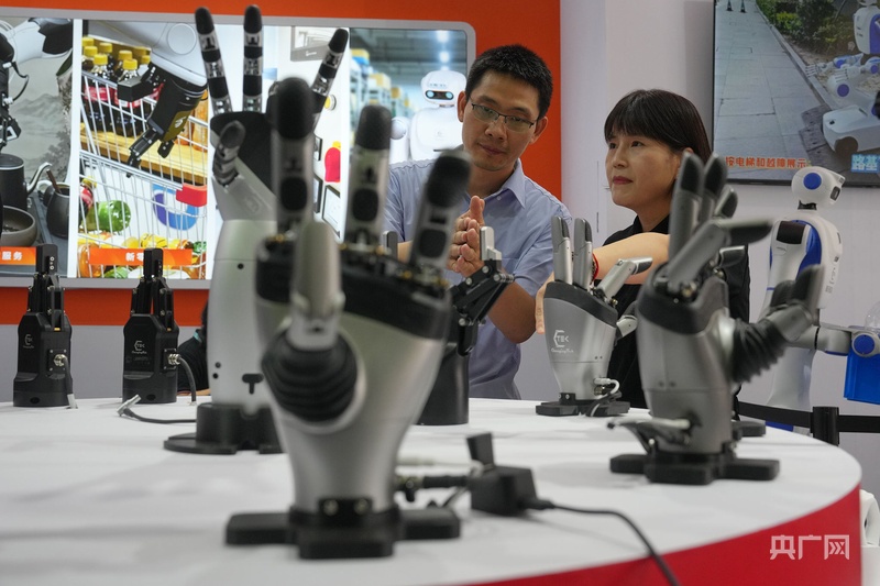 
复旦大学附属肿瘤医院曹达龙医生黄牛预约代挂号电话晶采观察丨从秀场走向赛场 机器人技术加速赋能千行百业