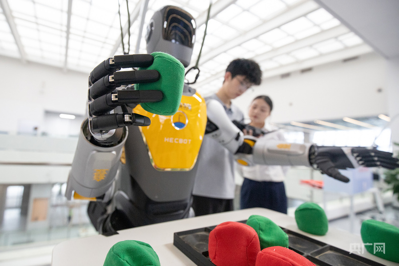 
复旦大学附属肿瘤医院曹达龙医生黄牛预约代挂号电话晶采观察丨从秀场走向赛场 机器人技术加速赋能千行百业