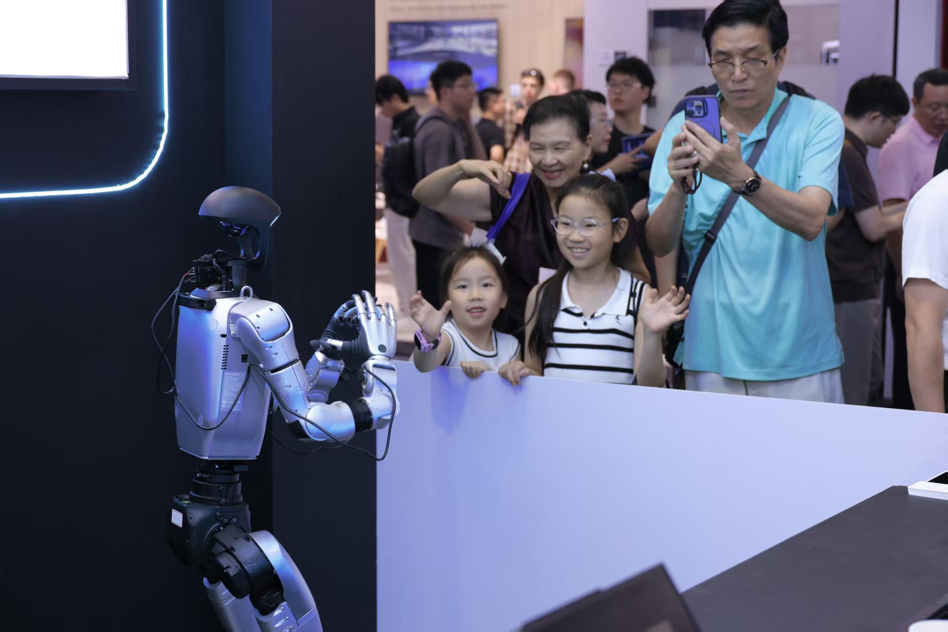 
南方医科大学南方医院张亚厉医生黄牛预约代挂号电话2026世界机器人大会观察：生态协同驱动产业“破壁共生”