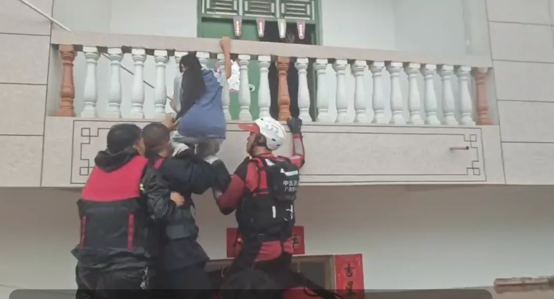 北大第三医院黄牛号贩子票贩子代网上预约代挂号电话台风“紫檀”来袭,广西消防9个支队459人紧急救援!