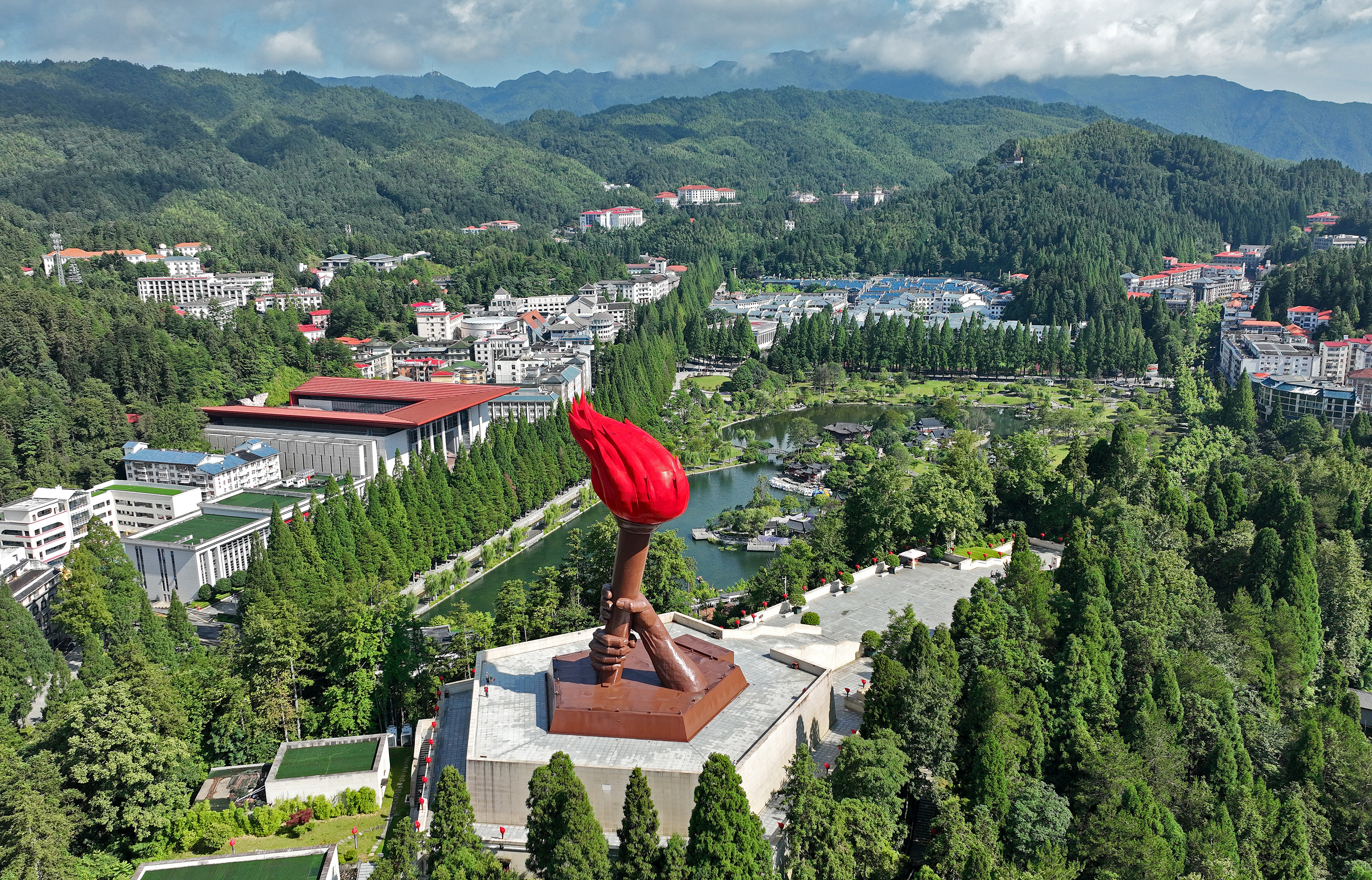 
沈阳医大一院黄牛号贩子票贩子代网上预约代挂号电话理响中国｜文献里的党史密码：关键关口，何以掌握战略主动？